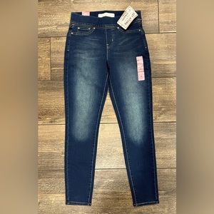 Levi women’s jeans brand new